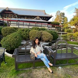 Meet your Posher, Ella